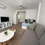 Nuevo Y Luminoso Estudio De Playa Con Piscina Fuengirola