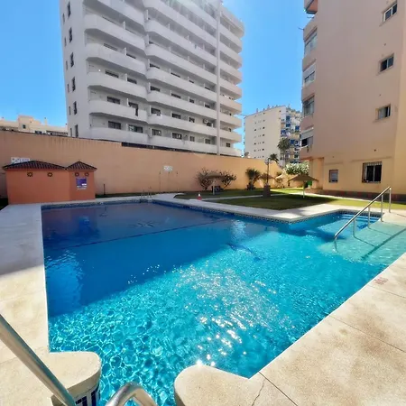 Nuevo Y Luminoso Estudio De Playa Con Piscina